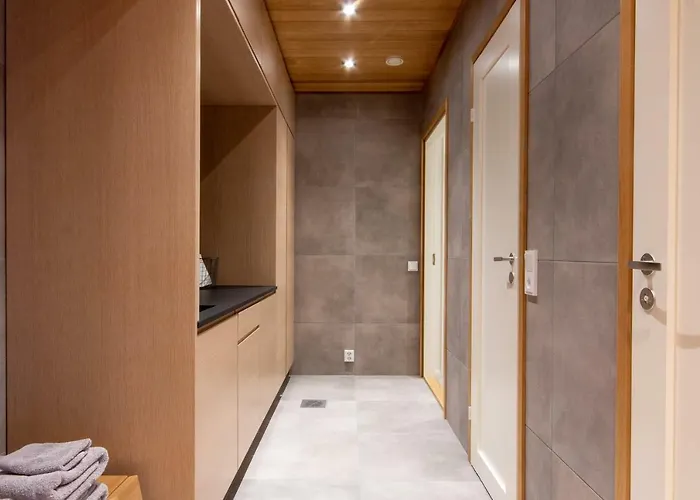 Riverside Luxury Ροβανιέμι